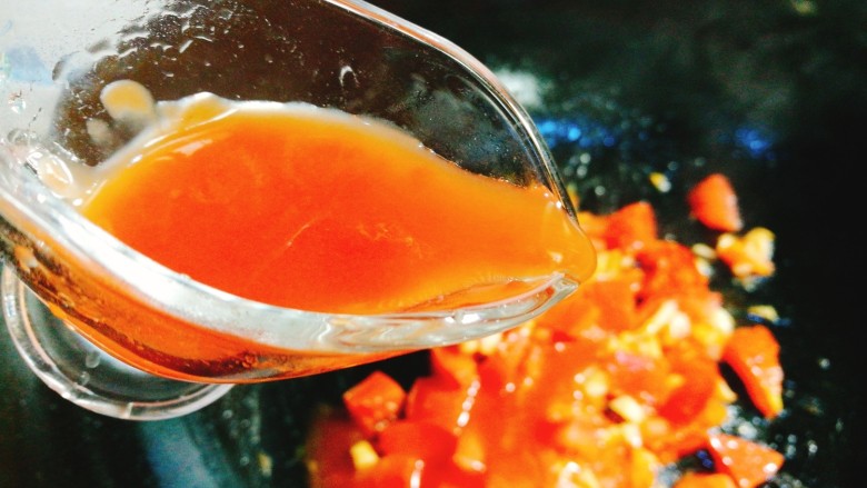 俄式红烩泥肠(改良版),加入番茄酱
