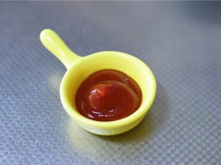 芝麻香炒馒头,可以蘸番茄酱吃