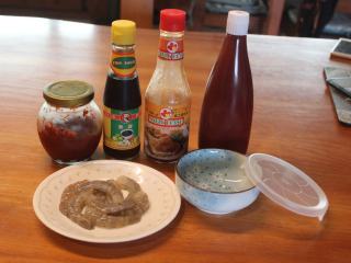 懒人料理+茄汁虾,备好材料，几分钟后就可以变出一道菜。