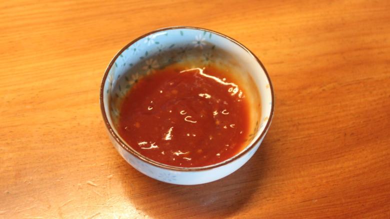 懒人料理+茄汁虾,将所有调味料拌匀