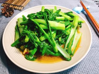 绿色美食蒜蓉菜苔,一盘素菜是我的最爱！健康美味还养生！