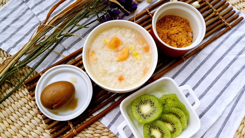 茶入膳
武夷肉桂茶叶蛋,搭配地瓜玉米粥，美美的早餐。