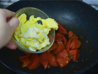 西红柿炒鸡蛋,加鸡蛋