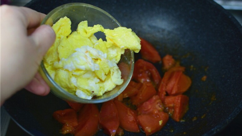 西红柿炒鸡蛋,加鸡蛋