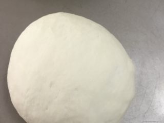 中种奶酪白吐司~ GOURMETmaxx揉大面团记录,滚圆盖保鲜膜室温发酵至3,4倍大。
