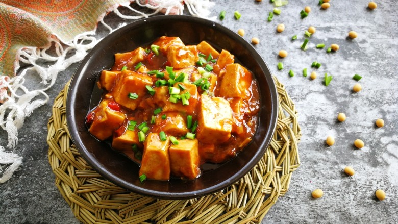 #懒人料理#家常烧豆腐（黄豆酱版）,出锅吃吧！
