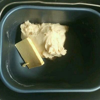 牛角面包,加入黄油继续搅拌20分钟