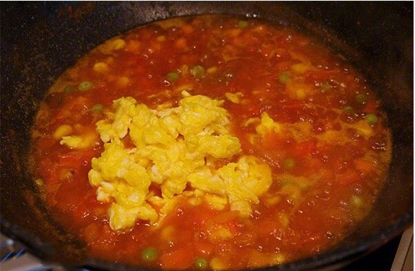 番茄鸡蛋打卤面,焖煮一定状态，放入鸡蛋，盐。然后出锅！