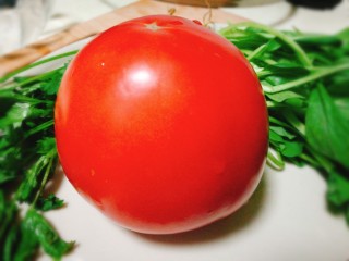 暖胃又舒服的番茄鸡蛋疙瘩汤,所需食材～西红柿