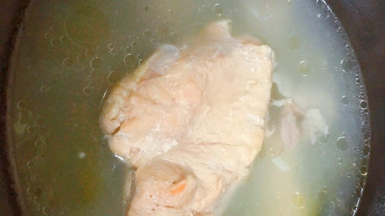 功夫菜系列@@
别有洞天的菊花豆腐鸡汤
,汤头熬制到发白，闻起来喝一口都味道浓郁，就可以了！