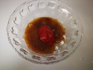 #糖醋菜#清蒸酸甜山药,在准备好一勺番茄酱。