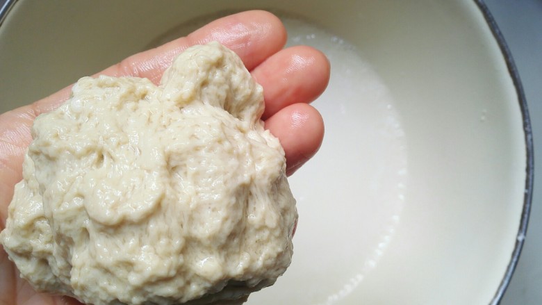 糖醋菜+素糖醋排骨,最后撮洗至面筋比较有弹性（洗出来的水全部装在一个盆里，静止放几小时可做凉皮）。