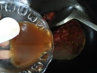 糖醋菜+素糖醋排骨,倒入刚调好的汁，烧开。