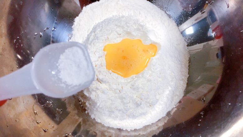 记忆里的那碗面 @@
西红柿鸡蛋打卤面,再加一点盐，大概2g。下盐也是为了让面条劲道，不易断。