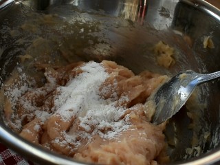 糖醋菜+橙汁鸡球,再加入些玉米淀粉，搅拌上劲儿
