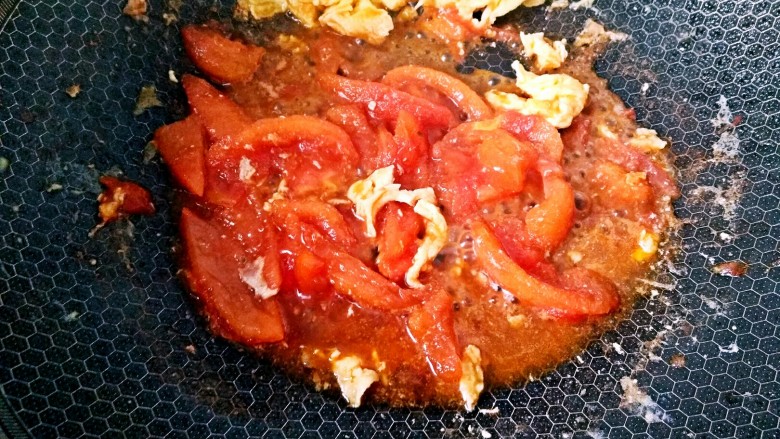 懒人料理+番茄炒蛋,炒的时候加少许水，加盖焖煮一会，煮至有点烂再和鸡蛋搅拌均匀