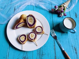 香蕉紫薯吐司卷,搭上一杯牛奶就是一顿可口的早餐啦