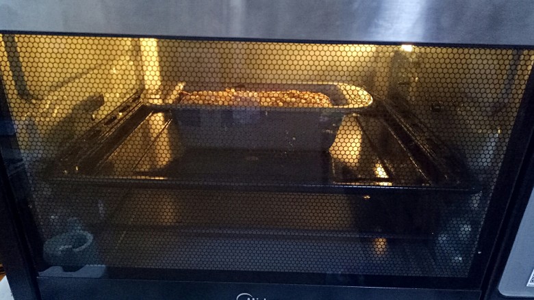 枣泥磅蛋糕,接着160度再烤20分钟