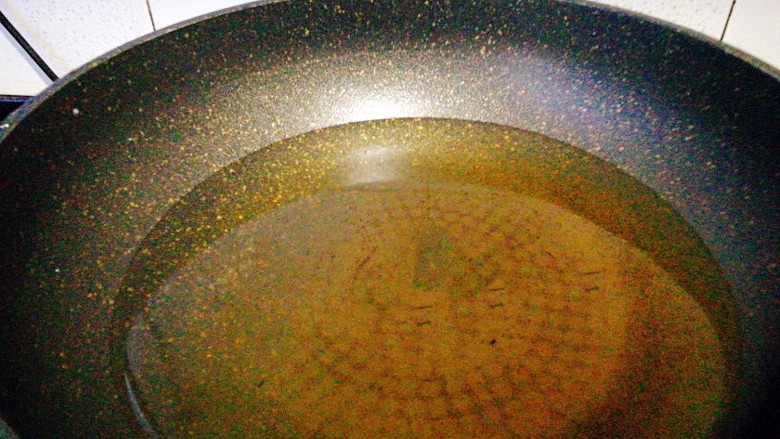 糖醋菜+糖醋排骨,锅里烧水