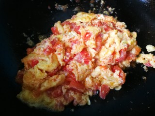 #懒人料理#西红柿炒鸡蛋,炒好了，嫩嫩的西红柿鸡蛋，马上出锅。