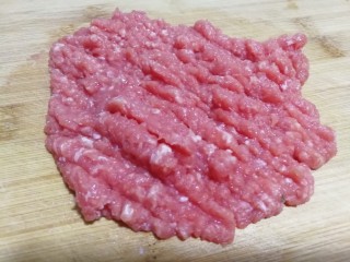最爱包子+切着吃的肉卷包子,把瘦肉切成肉糜，