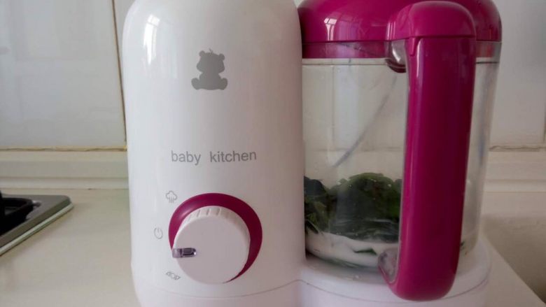 宝宝辅食-双米菠菜糕
10M以上,将菠菜叶放入辅食机中，放入配方奶50毫升，打成菜泥备用。