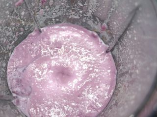 健康燕麦紫薯热饮,打成紫薯糊