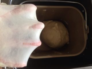 香肠面包,选择和面10分钟，静置8分钟后，再和面15分钟即可。面团发酵25-30分钟左右