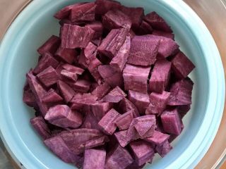紫薯蛋卷,放进蒸锅蒸15分钟