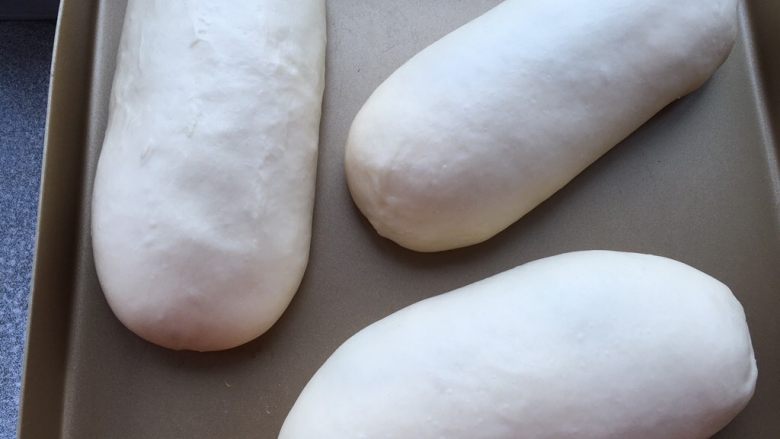 #最爱面包#椰蓉焦糖炼奶酱面包,全部包好进行二次发酵到两倍大