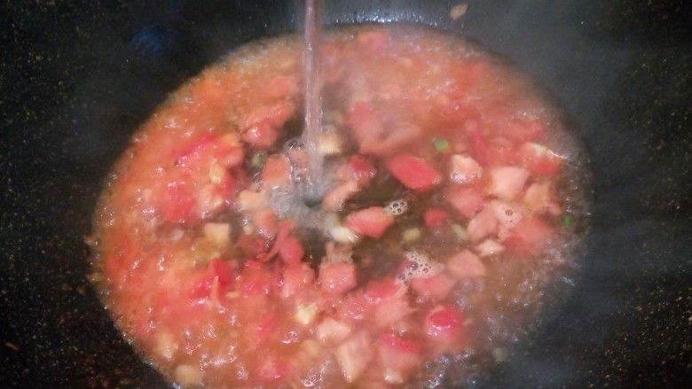 一碗面条+番茄鸡蛋粉,加适量水，