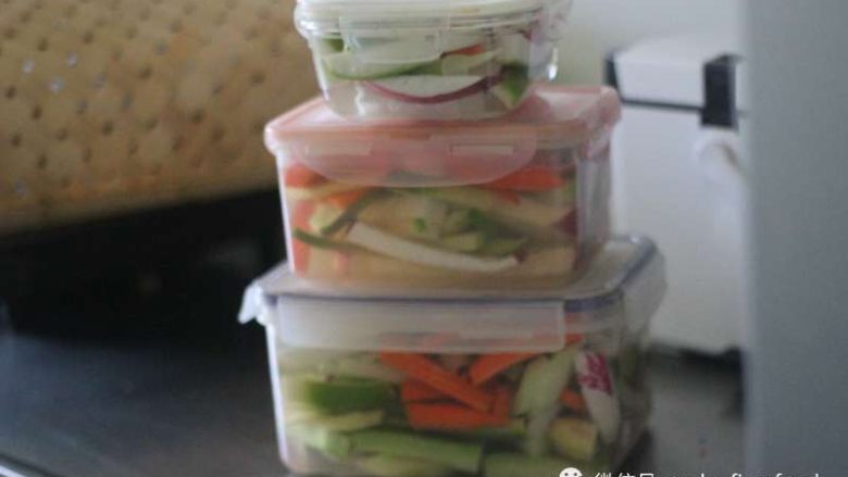 川菜经典 脆爽泡菜,密封好放在阴凉处静候15天就可以吃啦！