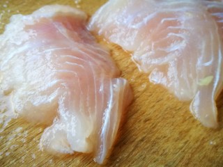 家宴菜谱～鸡鸭鱼肉之水煮鱼片,将鱼片成片