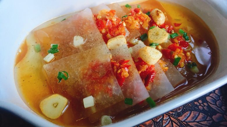 暖胃剁椒辣蒸萝卜汤,萝卜透明的，特别好吃！加上有辣味，还能去寒意