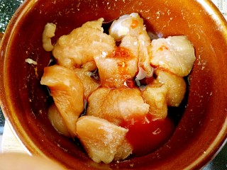 #感恩节食谱#南瓜蜜柚烤鸡肉,加腌肉调料：料酒，生抽，盐，番茄酱……
