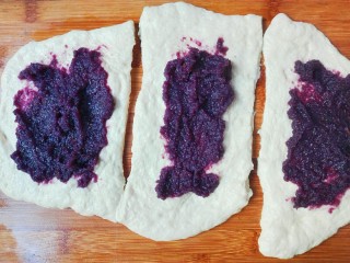 最爱面包+金桂香飘紫薯米饭面包,抹开紫薯馅