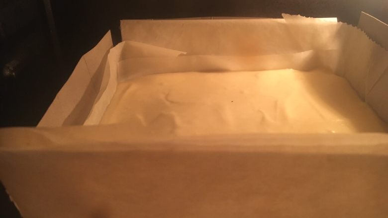 烫面蛋糕,烤箱预热150度，转140度烤约40分钟