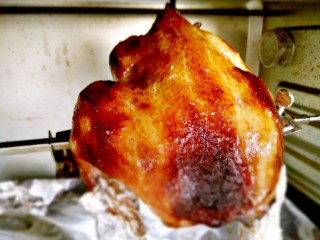 #感恩节食谱#秘制烤鸡,接着放入烤箱，220度35分钟即可