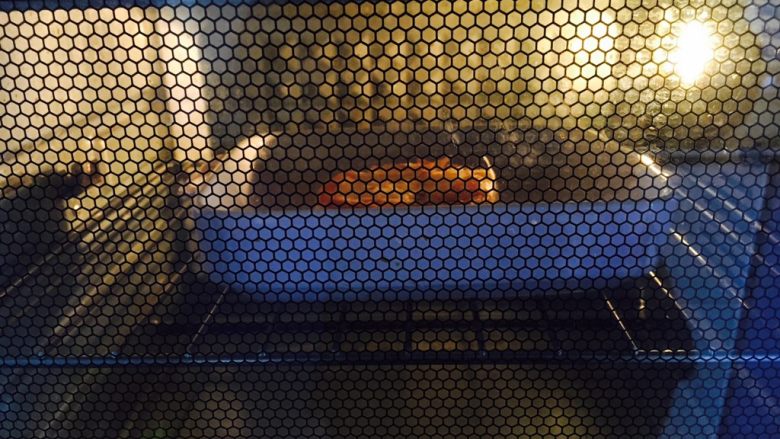 #感恩节食谱# 烧饼夹鸡蛋老火腿,放到烤箱中层，上下管加热200度，烤约8分钟左右。