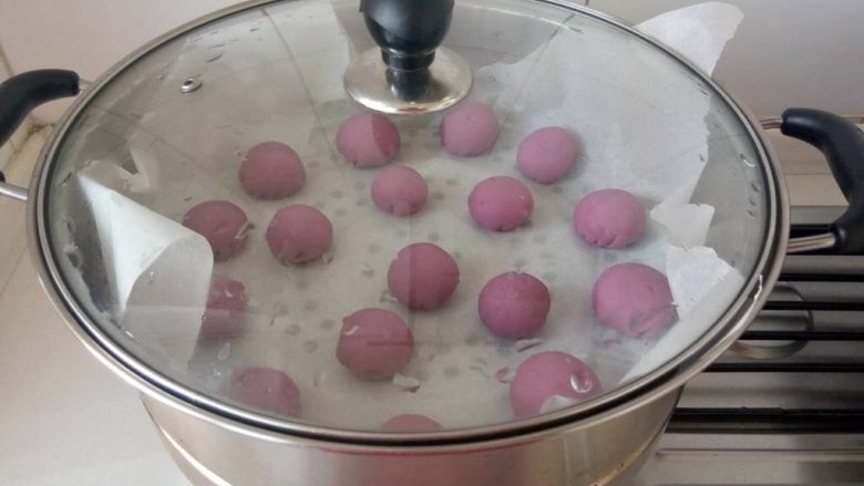 宝宝辅食—紫薯奶香包
10M以上,看到发酵至2倍大后，开大火蒸10分钟左右，再焖5分钟。