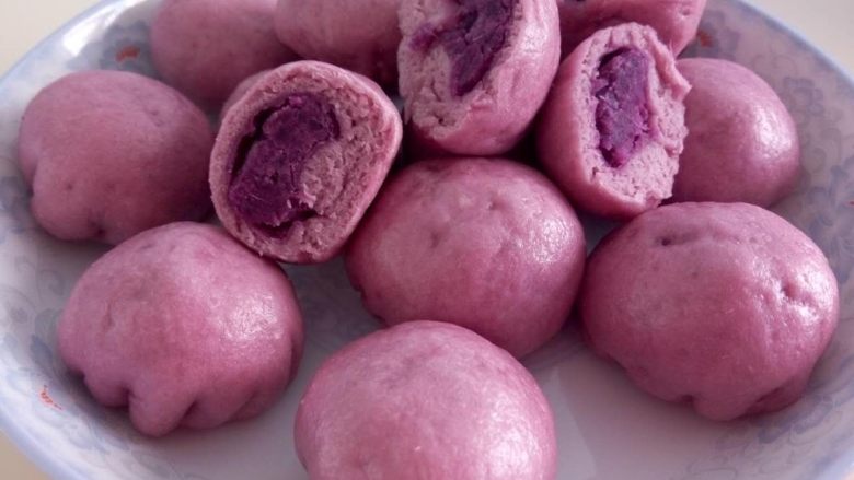 宝宝辅食—紫薯奶香包
10M以上,稍微放凉，就可以给宝宝吃了！既能作为正餐，也可以当做加餐。