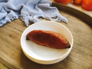 #感恩节食谱# 薯蓉奶酪焗南瓜,蒸熟的红薯。