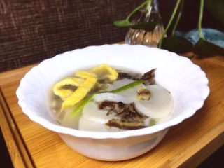 韩式年糕汤,用碗装起来可以开吃了