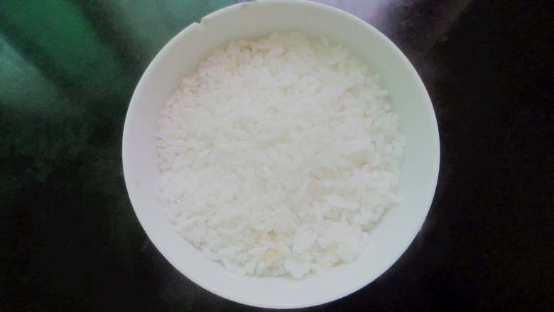 咖喱鸡排饭,免炸版,米饭放在碗里压一下