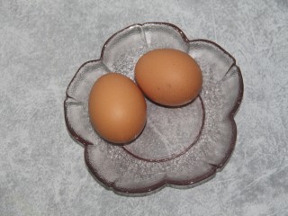 鸡蛋卷,准备两个鸡蛋