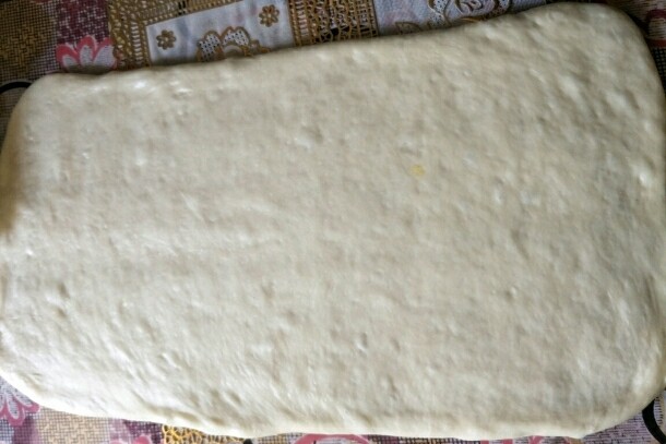 奶黄面包条,放冰箱冷冻25分钟后取出，再次擀成长方形