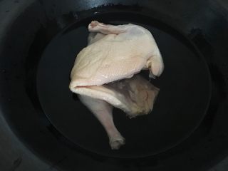 土灶酱鸭～,鸭子洗净冷水入锅