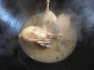 土灶酱鸭～,大火煮沸腾