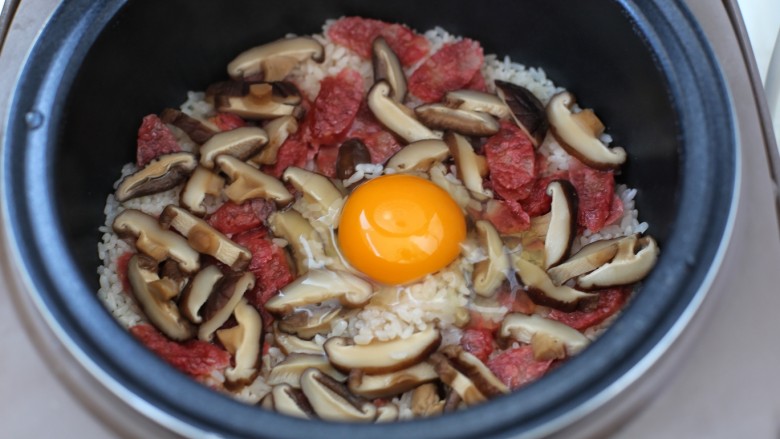 电饭锅鸡蛋焖米饭图片