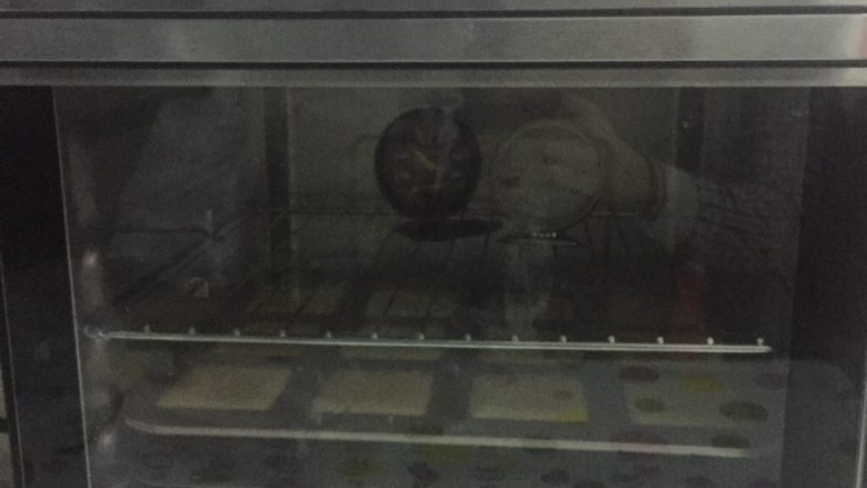 费南雪,烤箱提前预热，200度烤15分钟